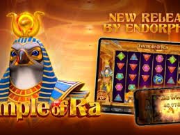 Filipino members enjoying sports and slot game sections on the Pinay Casino platform from their phones